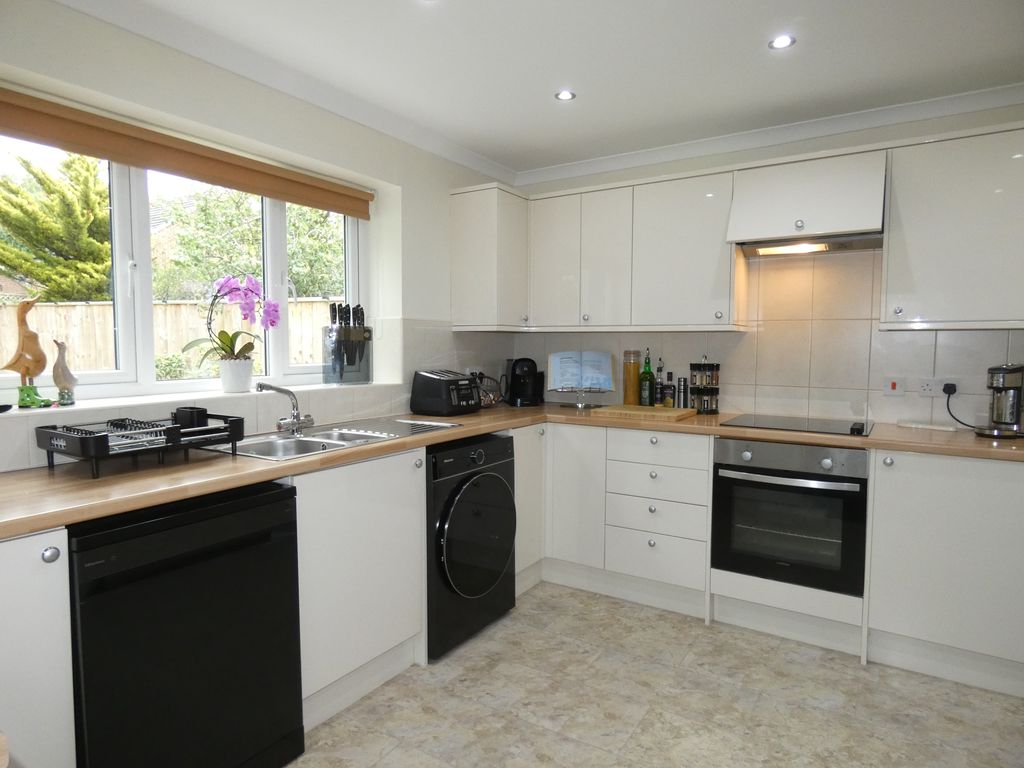Kitchen- click for photo gallery